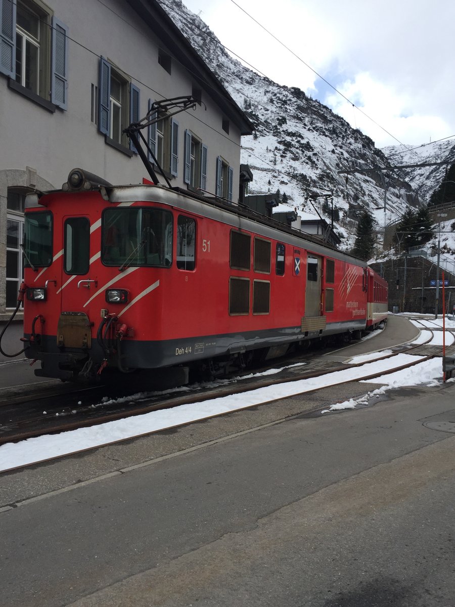 Deh 4/4 I  Disentis  der MGBahn am 27.2.16 beim Bhf Göschenen.