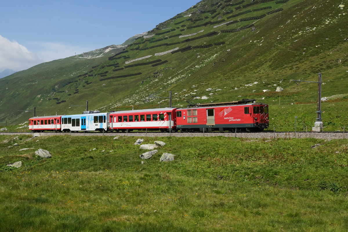 Deh 4/4 II 91 befindet sich am 19.07.2014 zwischen Nätschen und Oberalppass.