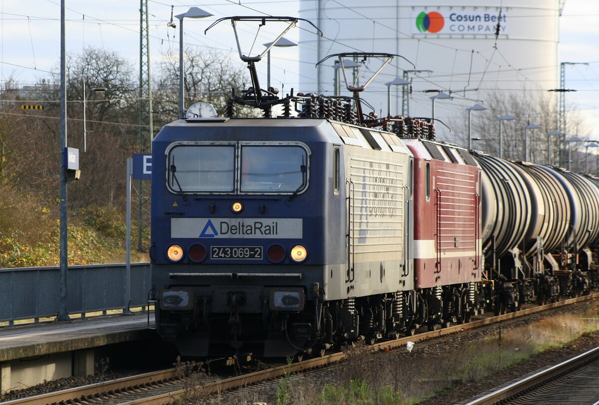 Delta Rail 243 069-2 / 143 069-3 / und weitere 243 / 143 / Kesselwaggons / Umleiter / Bf Anklam / 22.11.2021