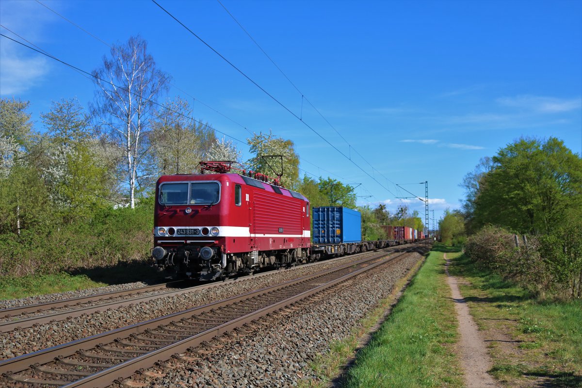 DeltaRail 243 931-3 mit Containerzug am 10.04.20 in Hanau West 