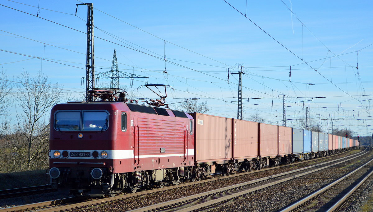 DeltaRail GmbH, Frankfurt (Oder) mit  243 931-3  [NVR-Nummer: 91 80 6143 931-4 D-DELTA] und Containerzug am 21.01.21 Durchfahrt Bf. Saarmund.