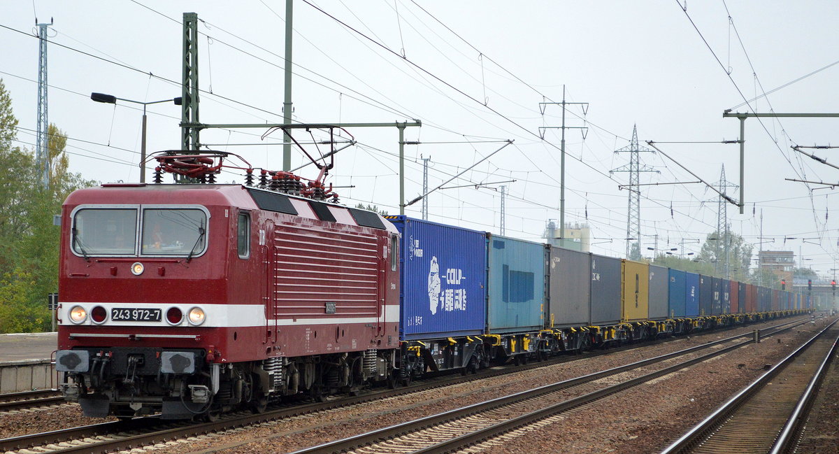 DeltaRail GmbH mit  243 972-7  [NVR-Nummer: 91 80 6143 972-8 D-DELTA] und Containerzug am 24.09.19 Durchfahrt Bahnhof Flughafen Berlin Schönefeld. 
