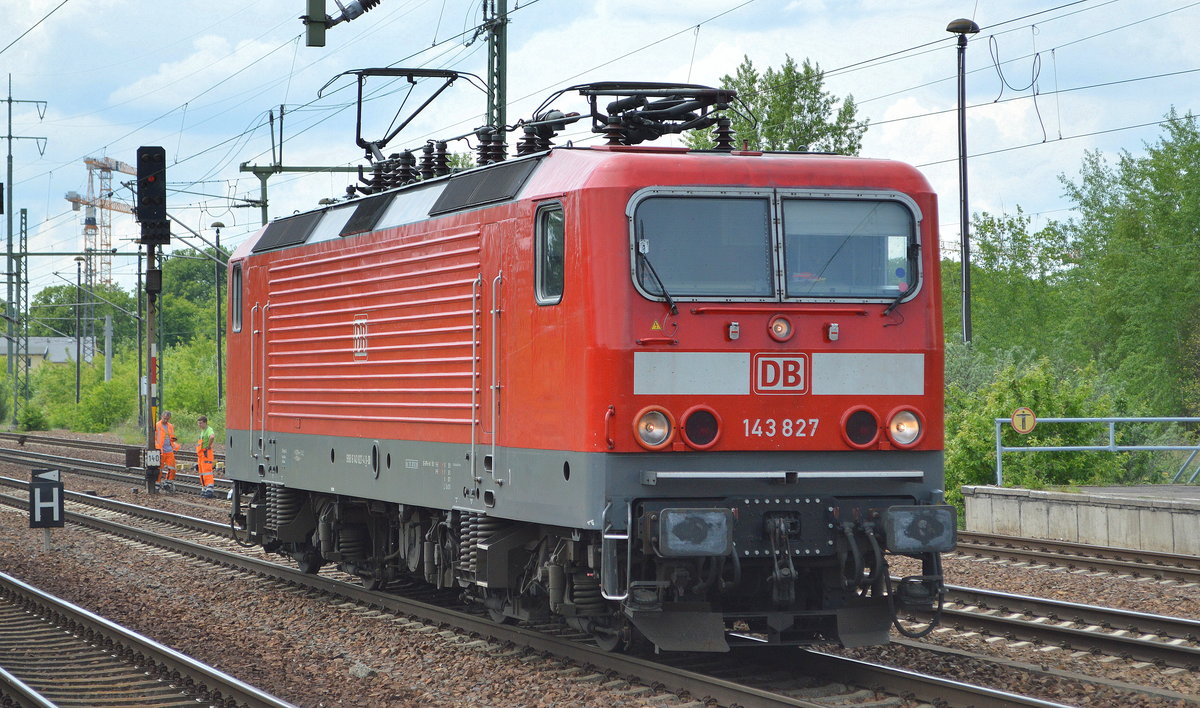 DeltaRail GmbH mit der angemieteten   143 827  (NVR-Nummer   91 80 6143 827-4 D-DB ) am 21.05.19 Bf. Flughafen Berlin-Schönefeld.