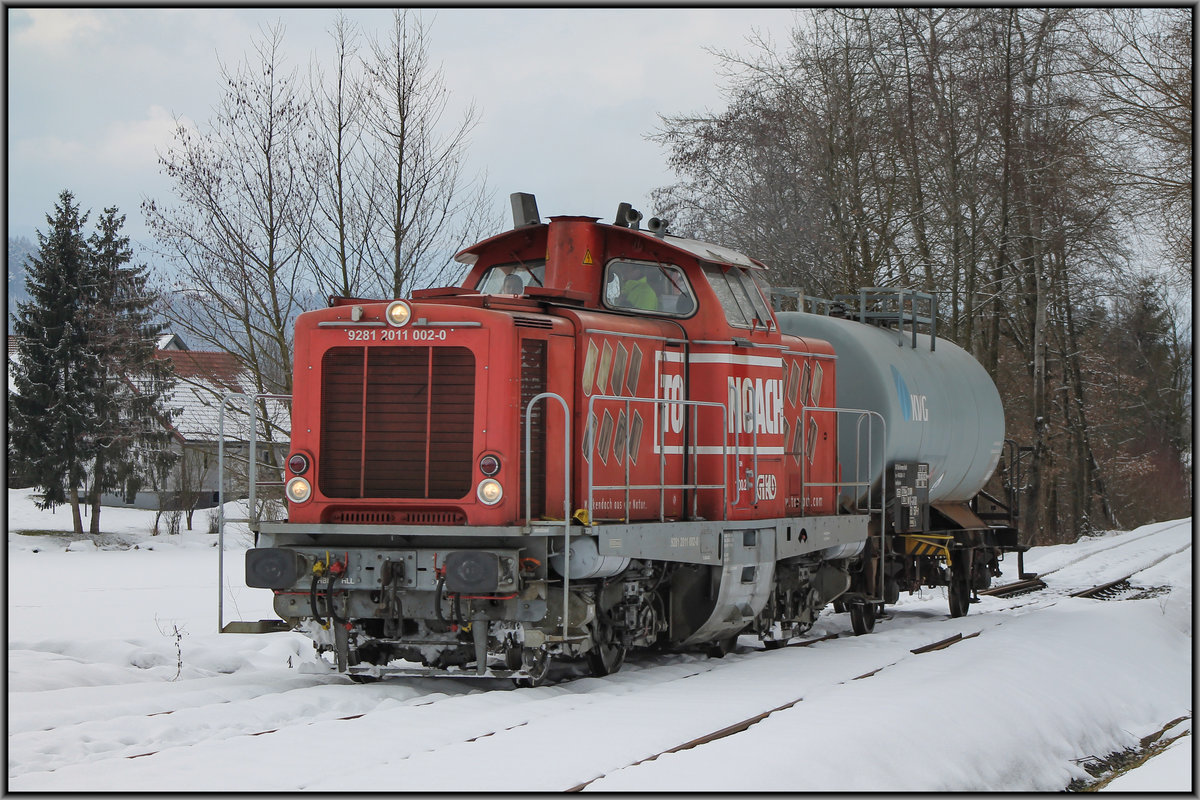 Der 21.02.2013 brachte Schnee in die Südweststeiermark  und DH 1100.2 nach Gleinstätten.
Die Beistell-fahrten zum dortigen Lagerhaus sind ja bereits seit geraumer Zeit Geschichte 