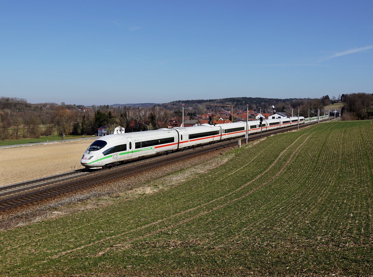 Der 403 054 als ICE nach München am 15.03.2020 unterwegs bei Reichertshausen.