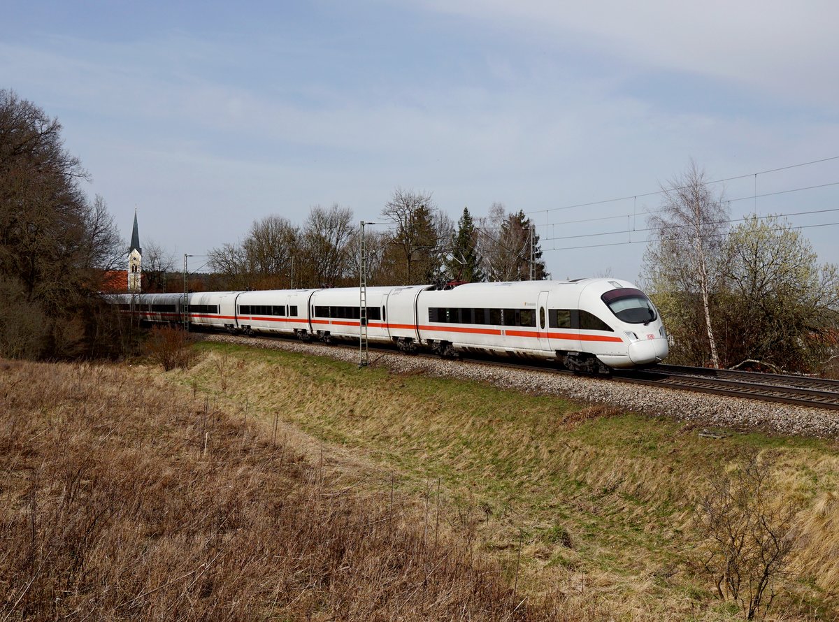 Der 411 052 als ICE nach München am 03.04.2018 unterwegs bei Fahlenbach.