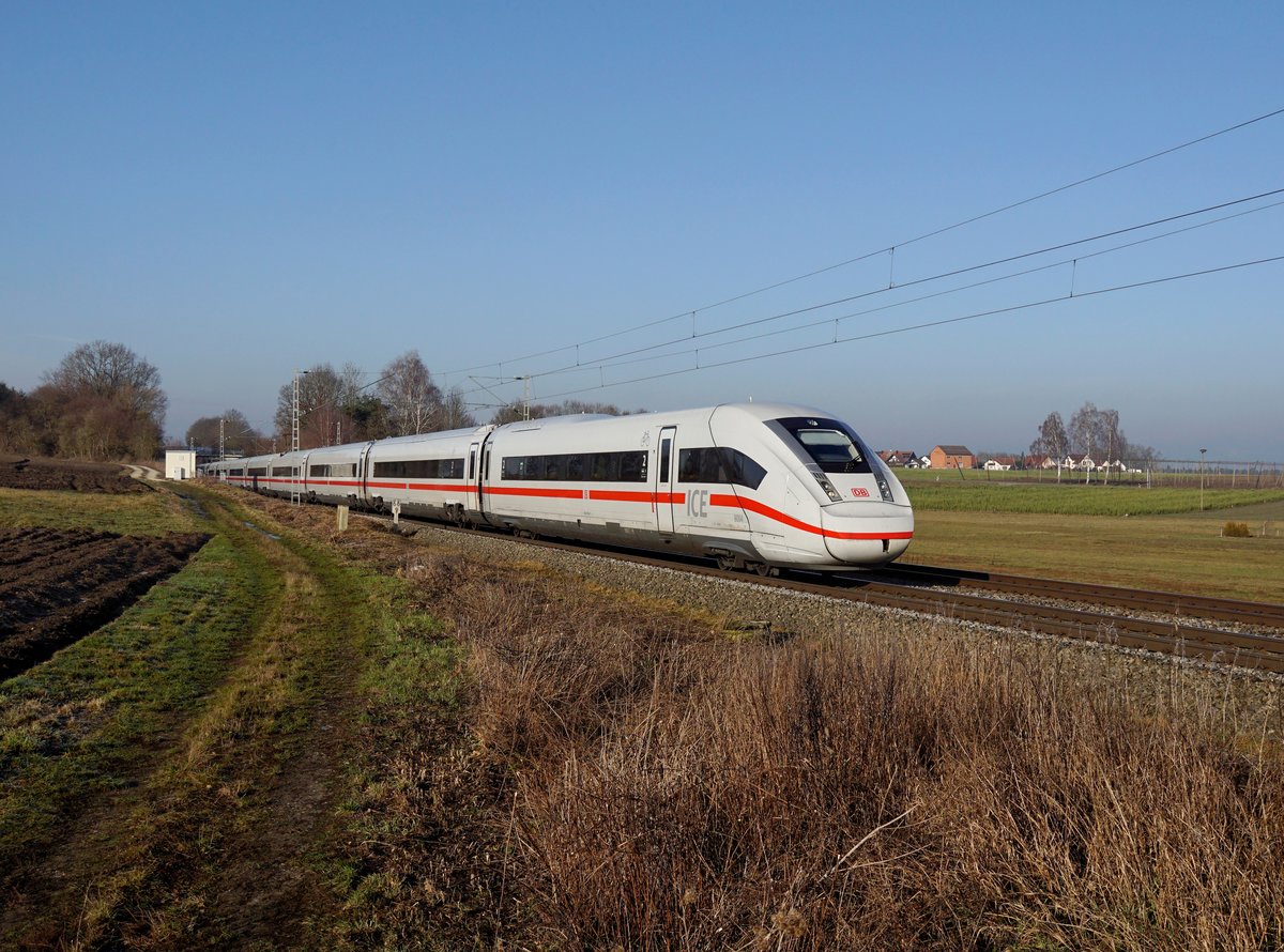 Der 412 004 als ICE nach München am 28.12.2018 unterwegs bei Dörfl.