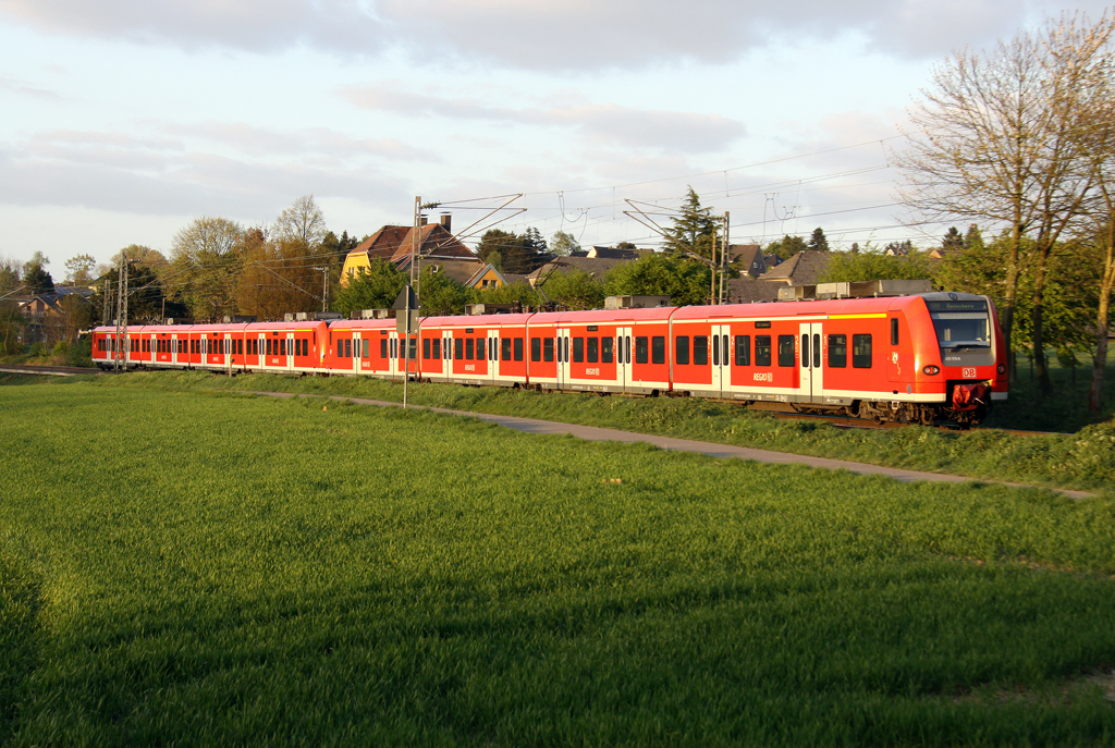 Der 425 576-6 als RB33 von Aachen nach Heinsberg kurz vor Übach am 15.04.2014