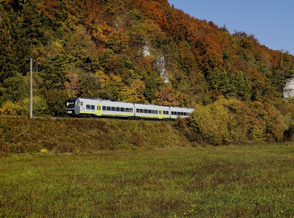 Der 440 403 als Ag nach Ingolstadt am 14.10.2018 unterwegs bei Matting.