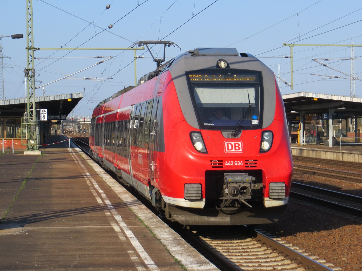 Der 442 634 von DB Regio Nordost fuhr am 15.04.2015 mit der RB 19 in Berlin-Schönefeld ab in Richtung Berlin-Gesundbrunnen. 
