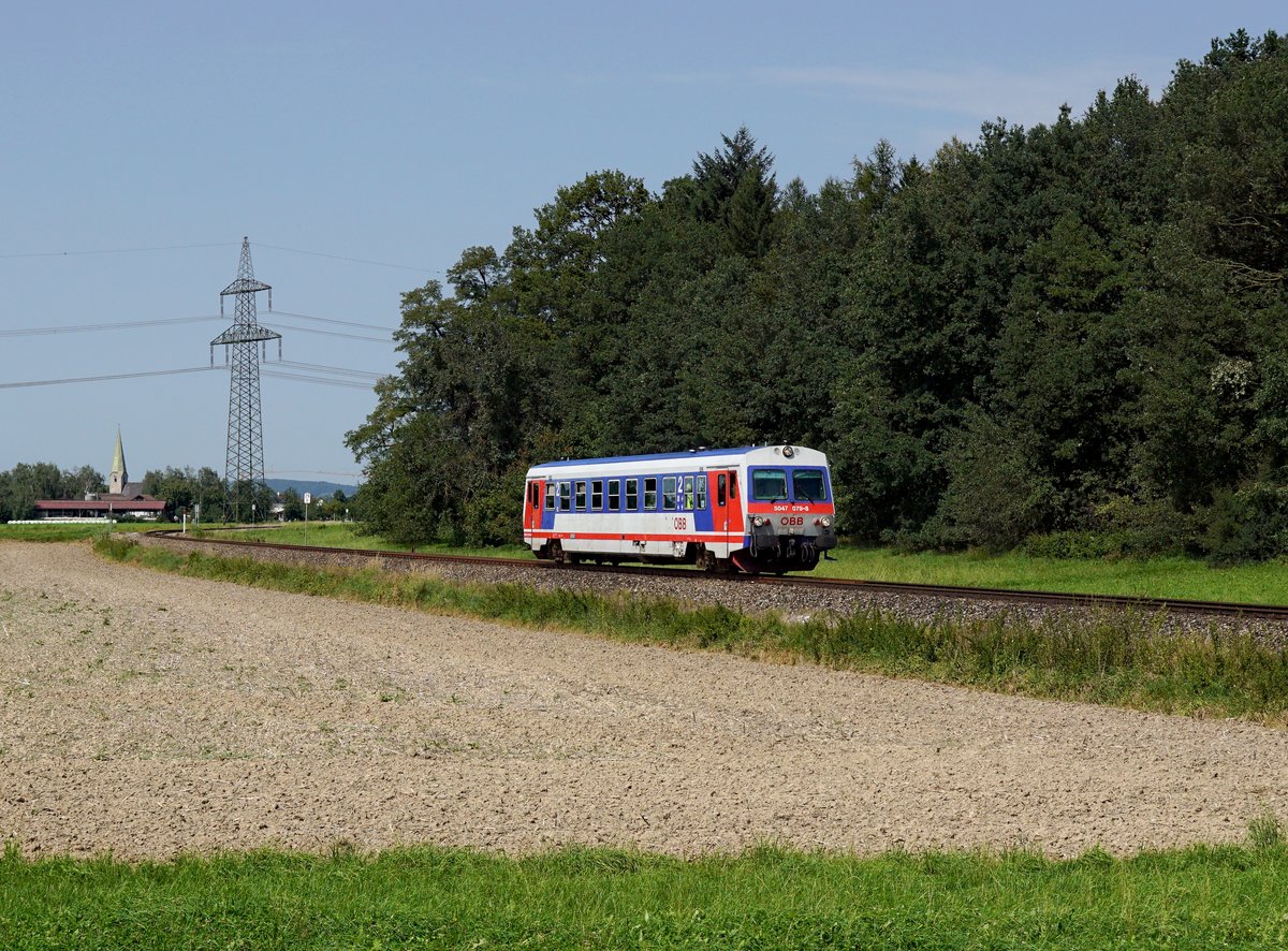 Der 5047 079 REX nach Salzburg am 25.08.2017 unterwegs bei Mauerkirchen.