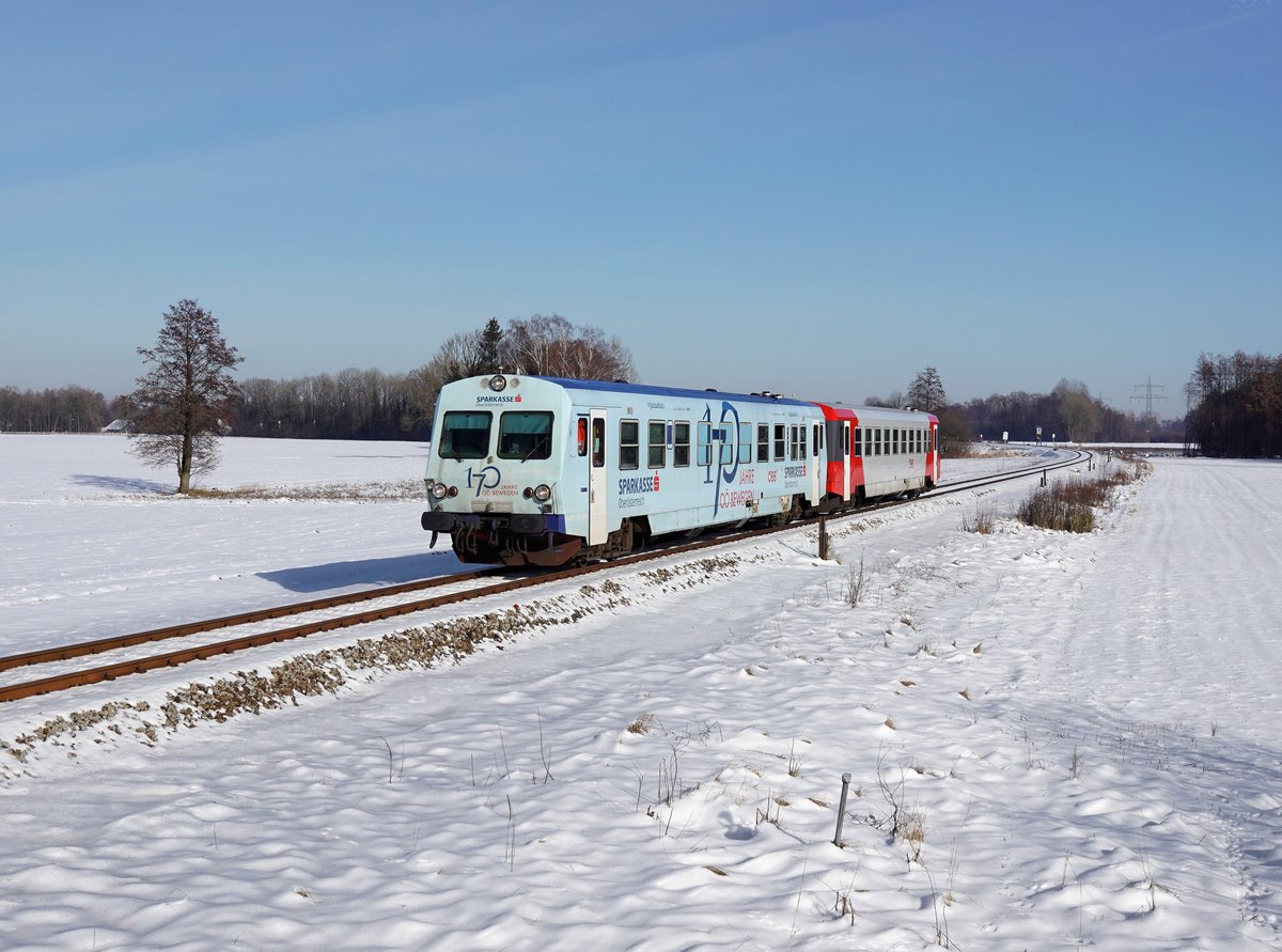 Der 5047 085 und der 5047 097 als R nach Simbach am Inn am 08.02.2019 unterwegs bei Haidfeld.