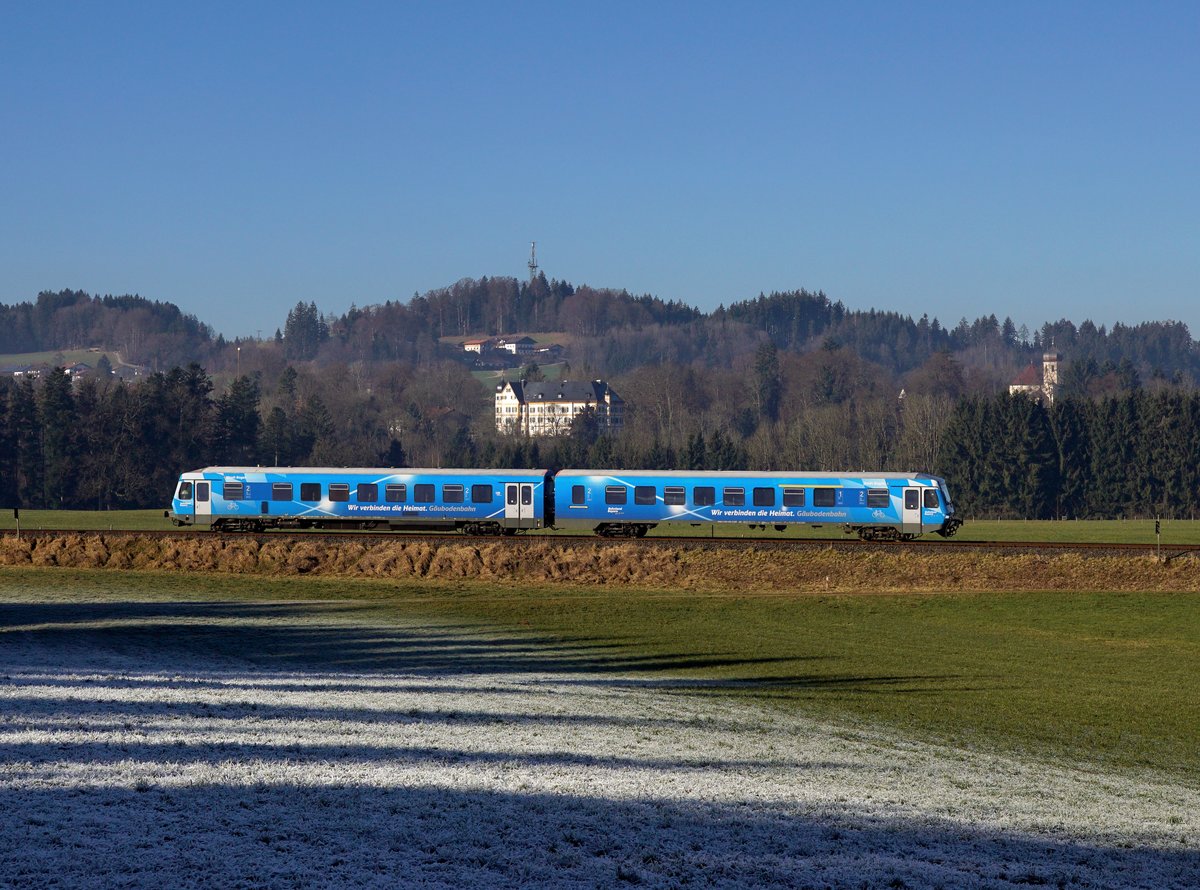 Der 628 423 als RB nach Prien am Chiemsee am 01.01.2017 unterwegs bei Vachendorf.