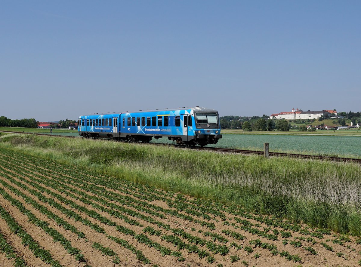 Der 628 424 als RB nach Bogen am 21.05.2018 unterwegs bei Mallersdorf.