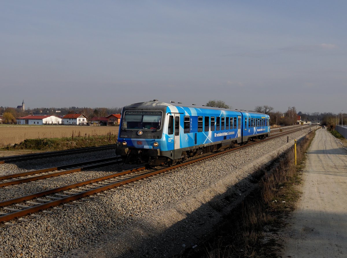 Der 628 424 als RB nach Mühldorf am 20.03.2020 unterwegs bei Tüßling.