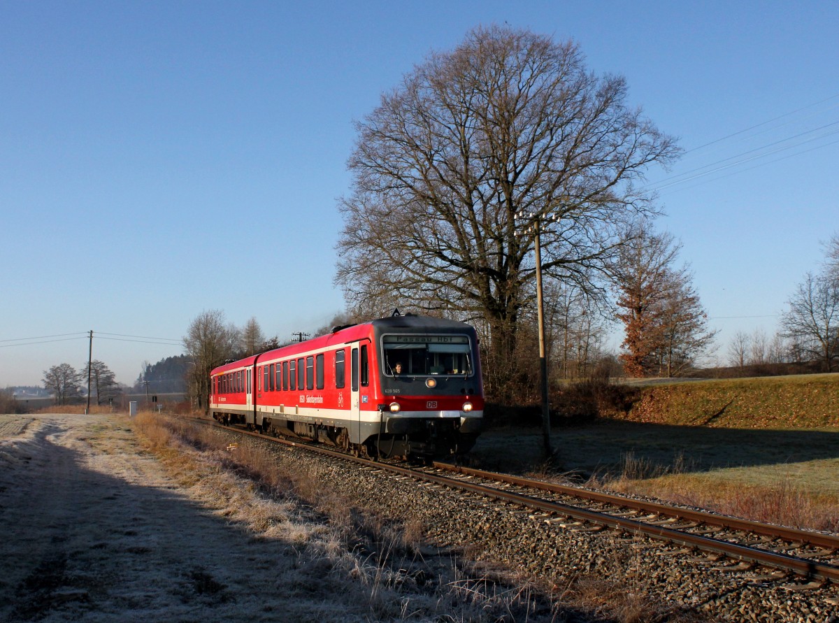 Der 628 565 als RB nach Passau am 30.12.2013 unterwegs bei Hörbering.