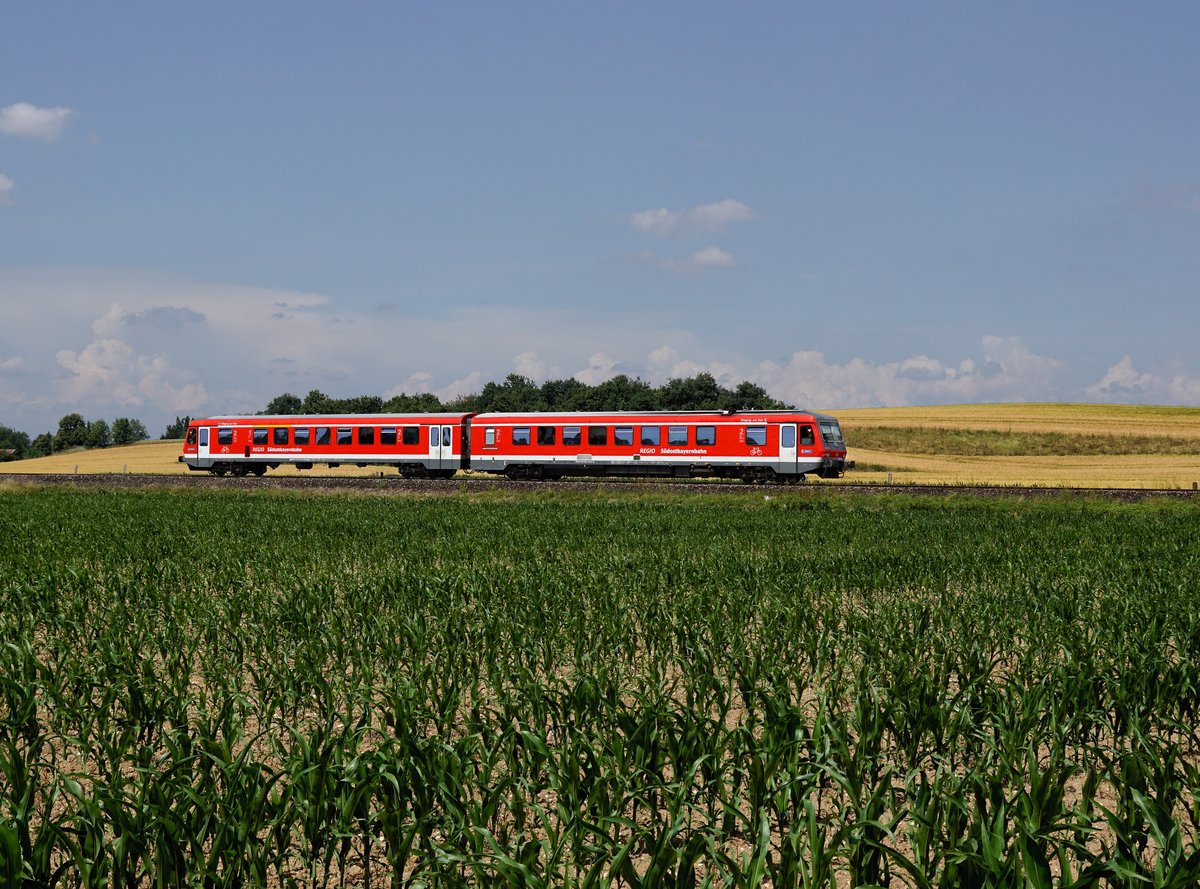 Der 628 626 mit einem REX nach Freilassing am 08.06.2018 unterwegs bei St. Georgen a. d. Mattig.