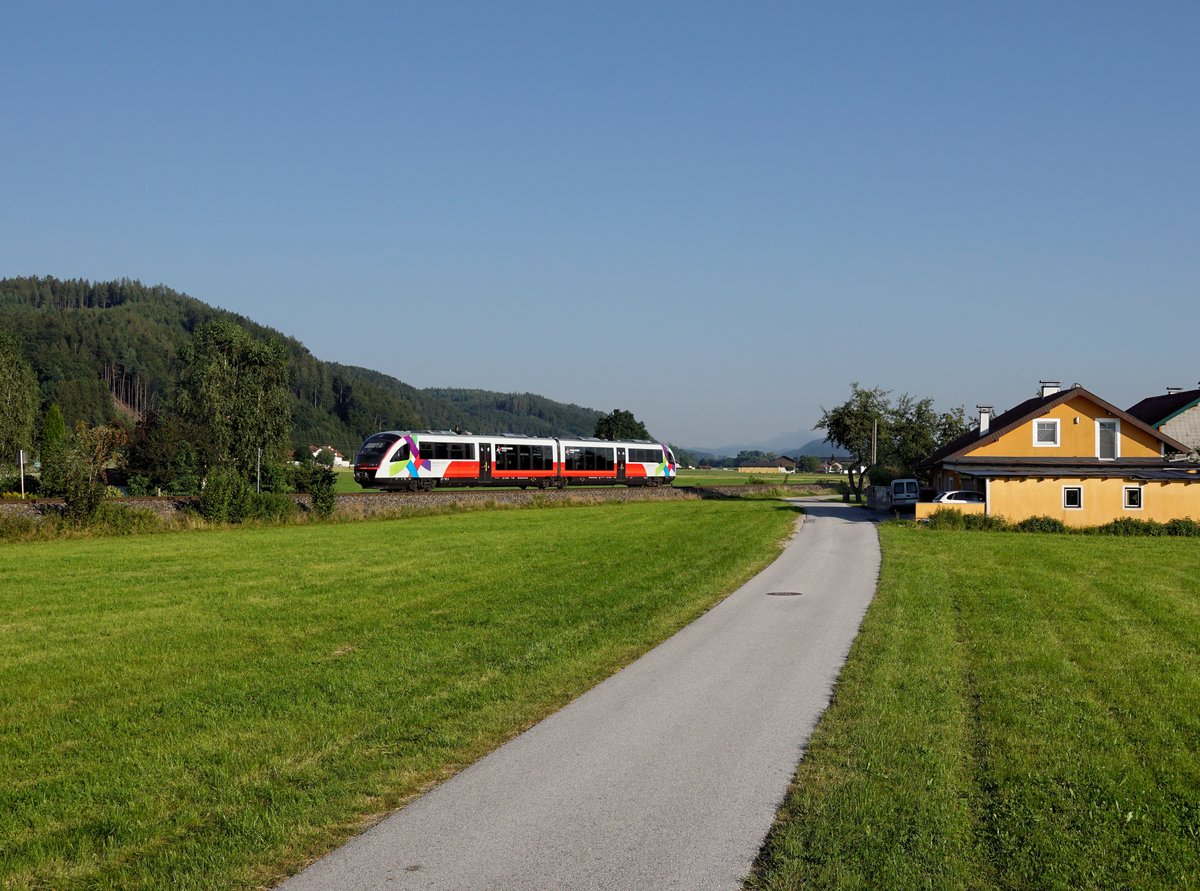 Der 642 630 als REX nach Braunau am 07.08.2020 unterwegs bei Munderfing.