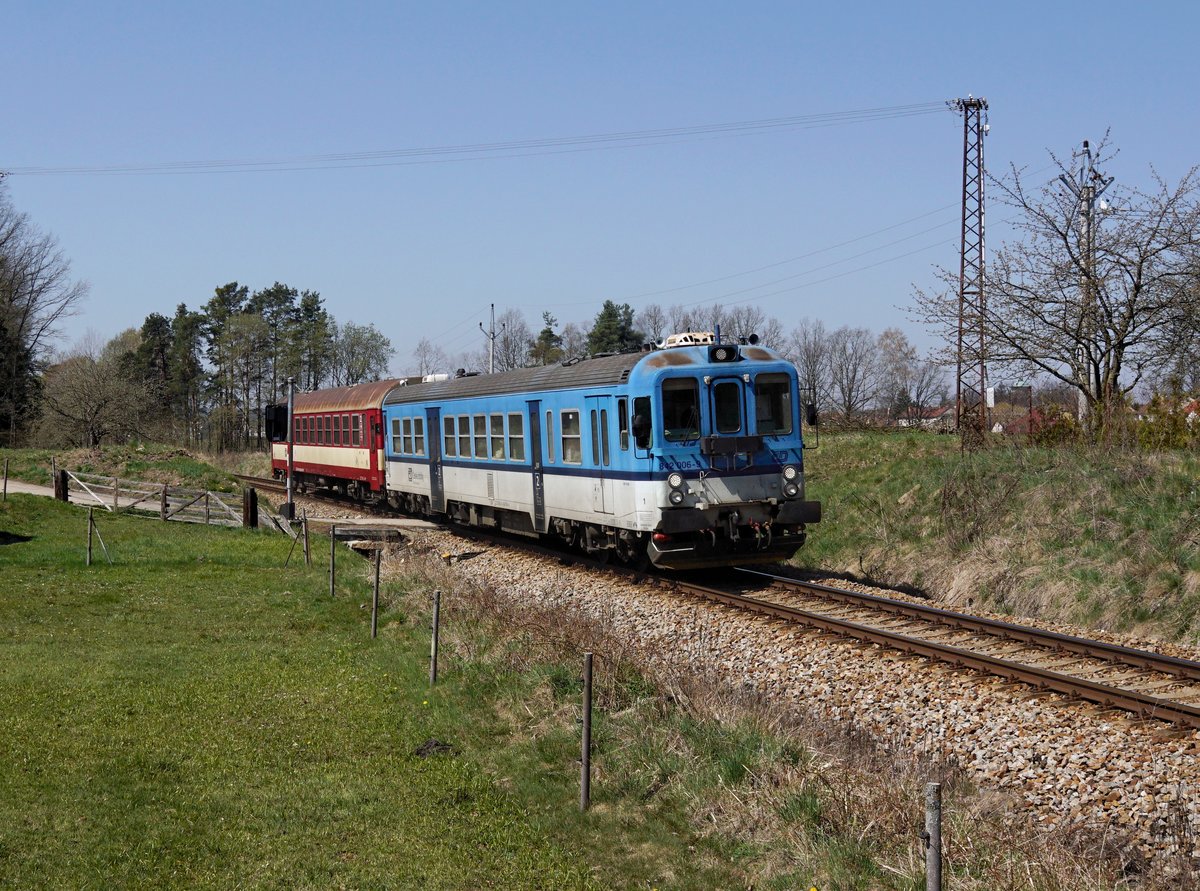 Der 842 006 als Os am 16.04.2019 unterwegs bei Třeboň.