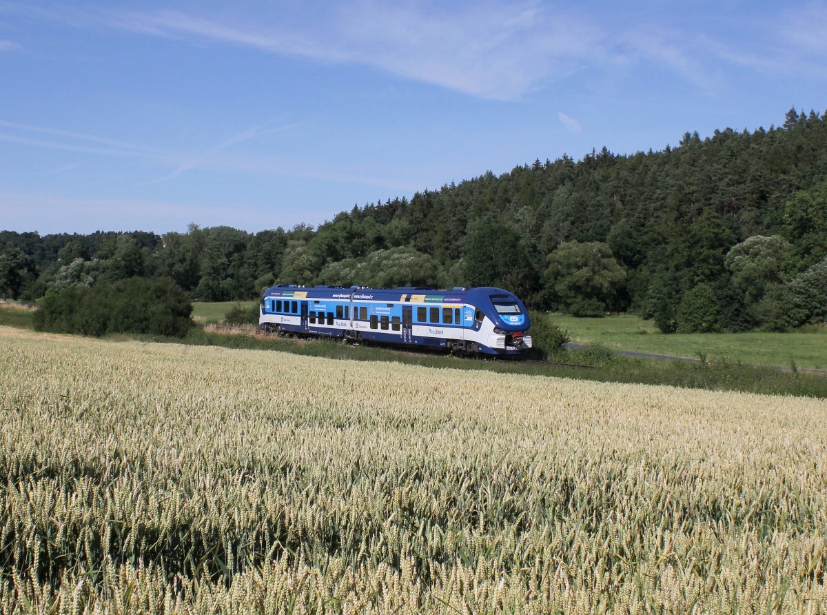 Der 844 008 als Os am 10.07.2015 unterwegs bei Milavče.