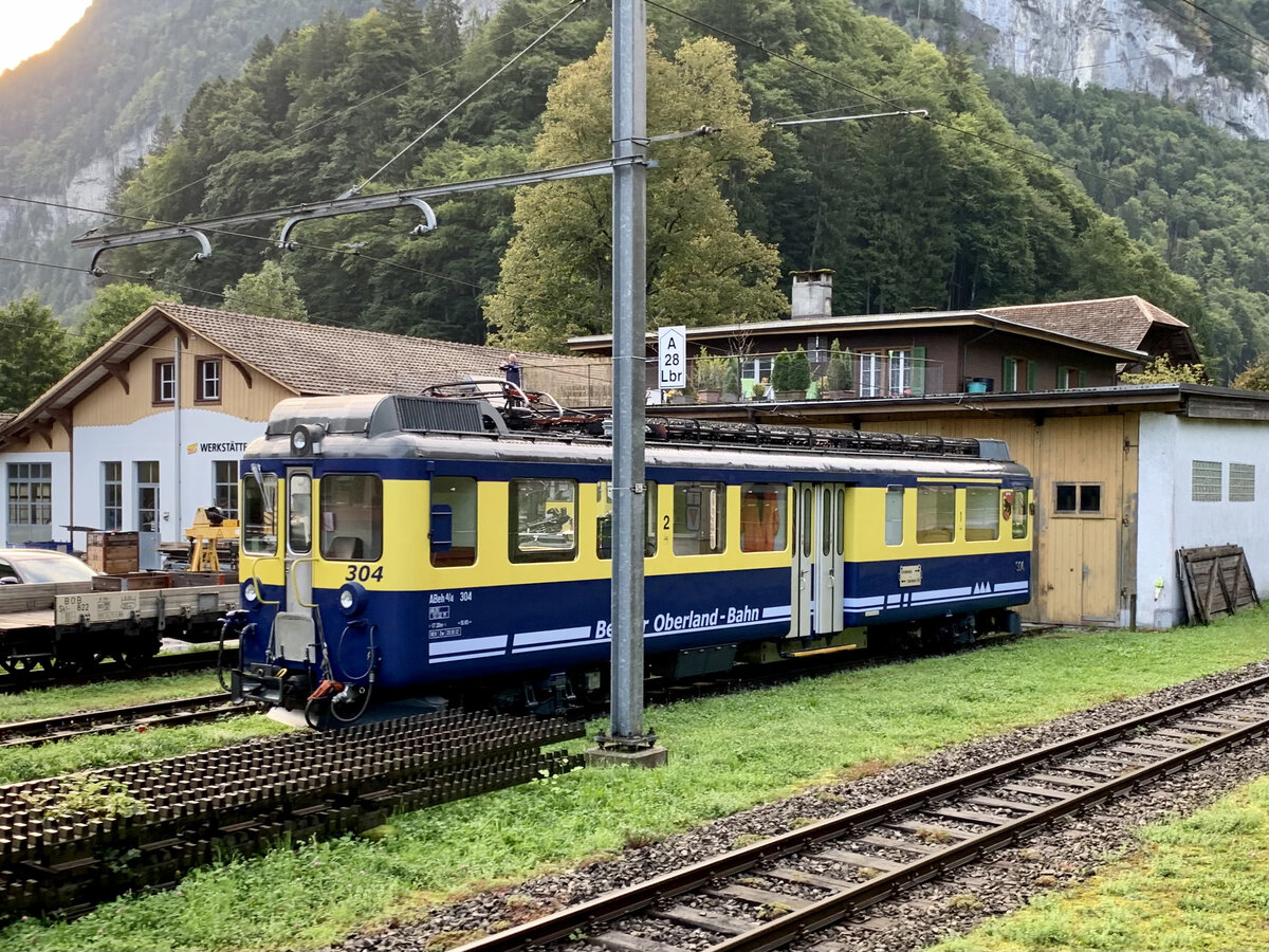 Der ABeh 4/4 I 304  Bern  der BOB am 11.9.21 beim Bahnhof Zweilütschinen abgestellt.