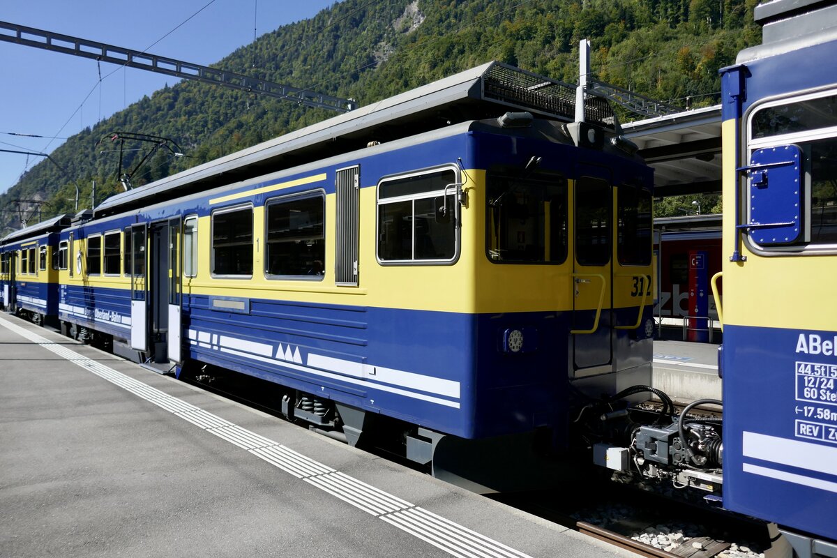 Der ABeh 4/4 II 312  Interlaken  am 19.9.25 im Bahnhof Interlaken Ost.