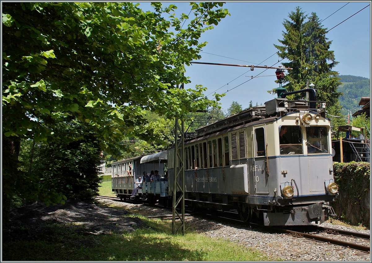 Der ABFe 2/4 N° 10 der LLB erreicht, von Blonay kommend, Chaulin.
B-C Pfingstfestival 2014. 9. Juni 2014  