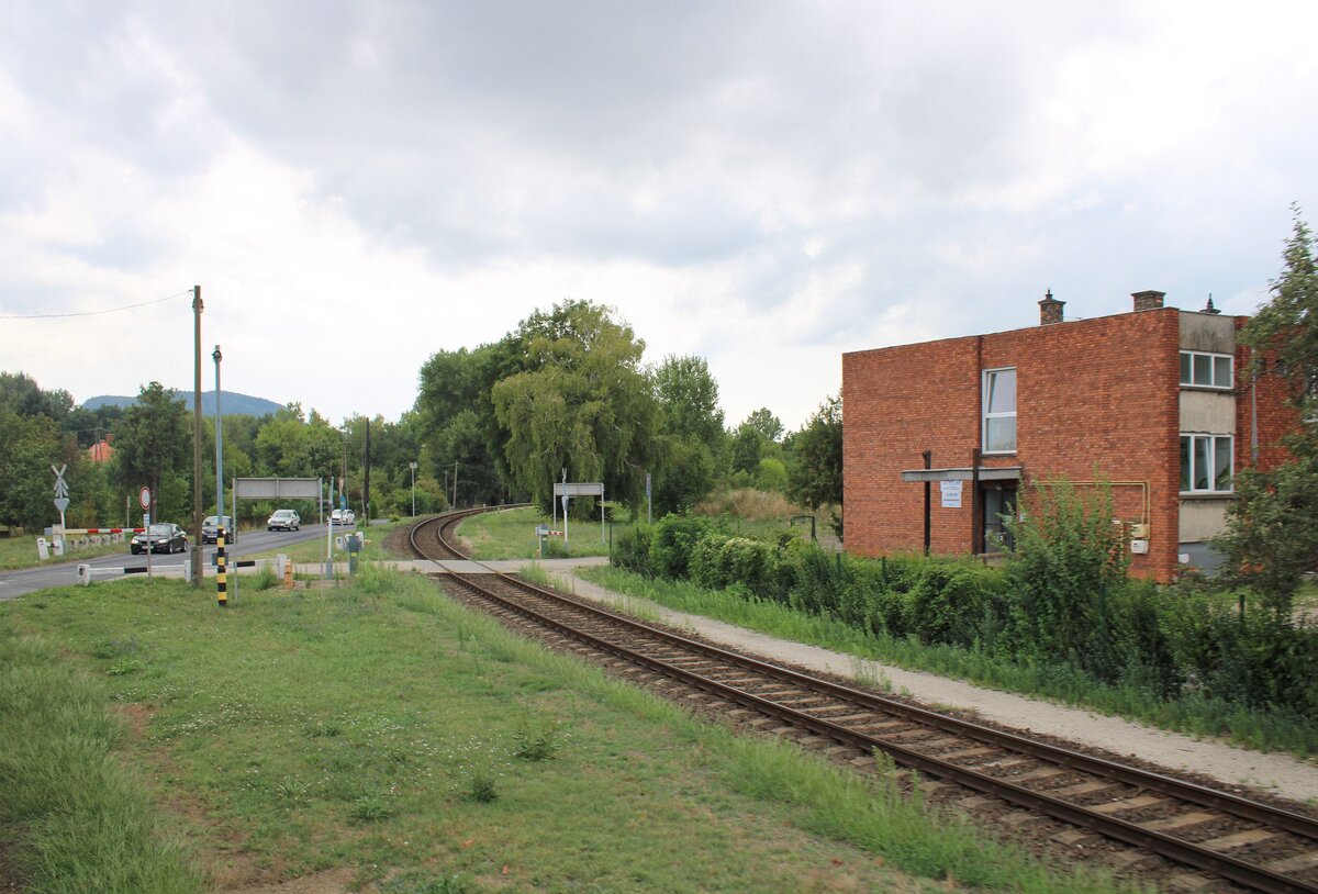 Der Abzweig Richtung Kesztheley am 26.07.2025 an der südlichen Bahhofsausfahrt in Tapolca.