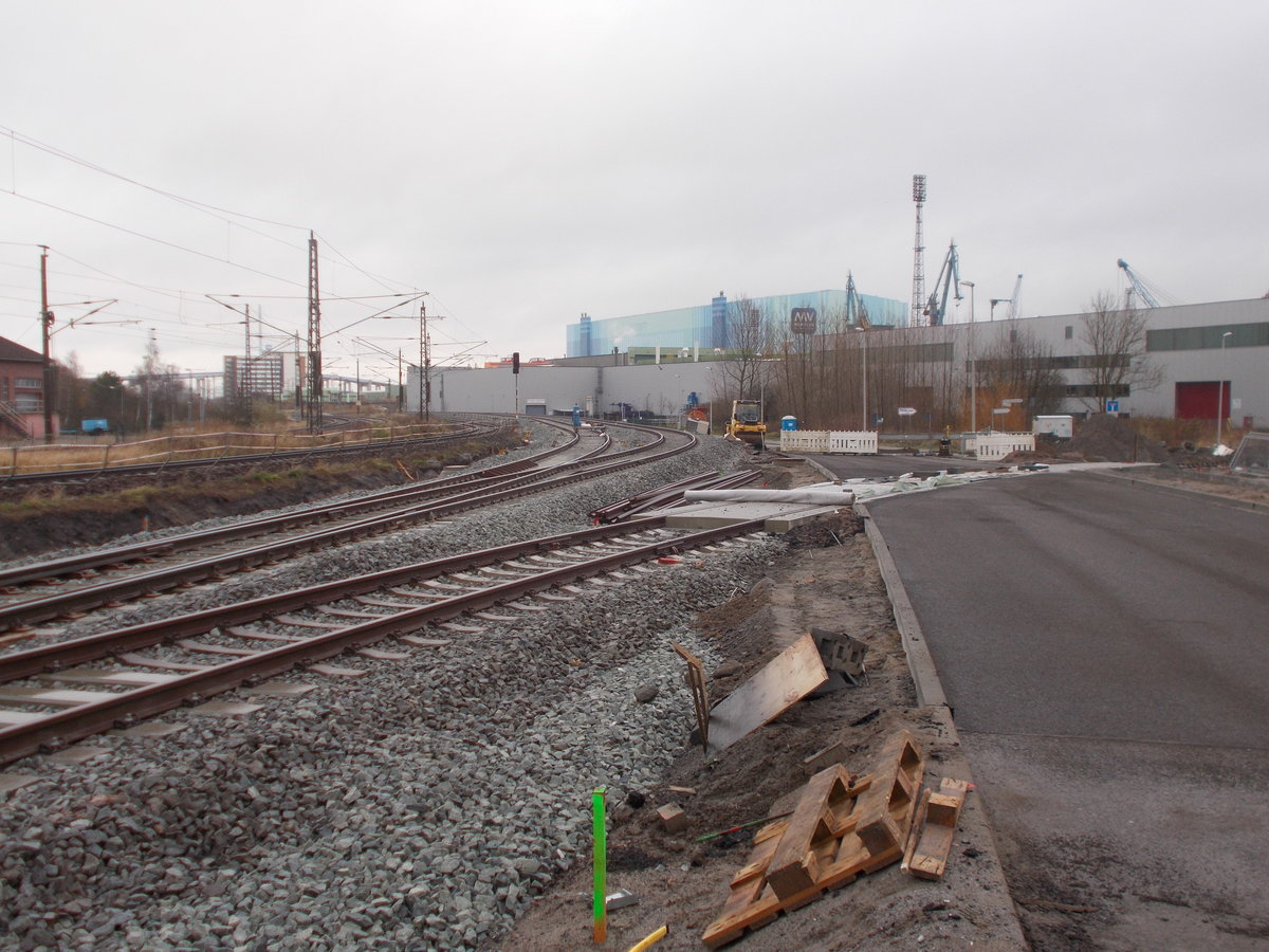 Der Abzweig über die Straße  An der Werft  zum Frankenhafen,am 09.Dezember 2017,in Stralsund.