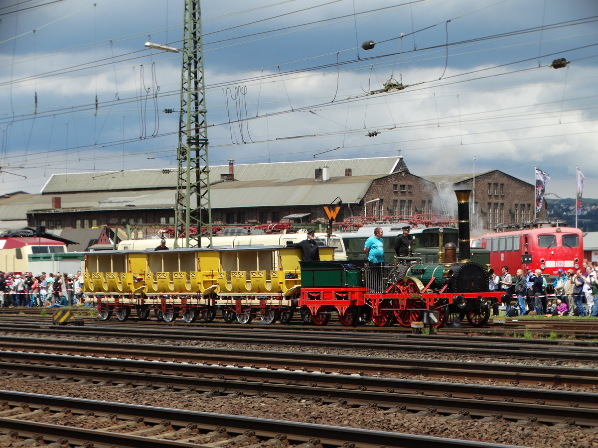Der ADLER am 18.06.16 in Koblenz von einen Gehweg aus fotografiert