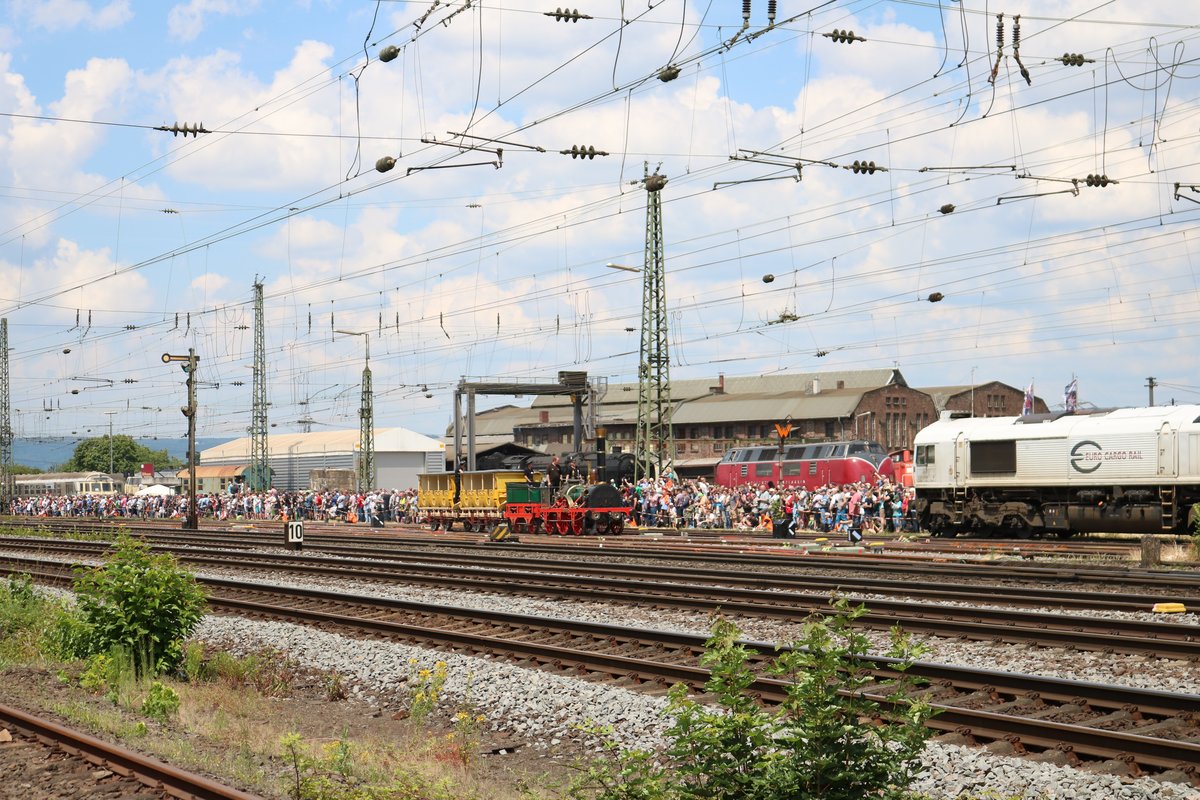 Der Adler beim Sommerfest im DB Museum Koblenz Lützel am 22.06.19. Von einen Gehweg aus fotografiert. Die Bundespolizei hat die Fotografen überwacht damit nichts passiert