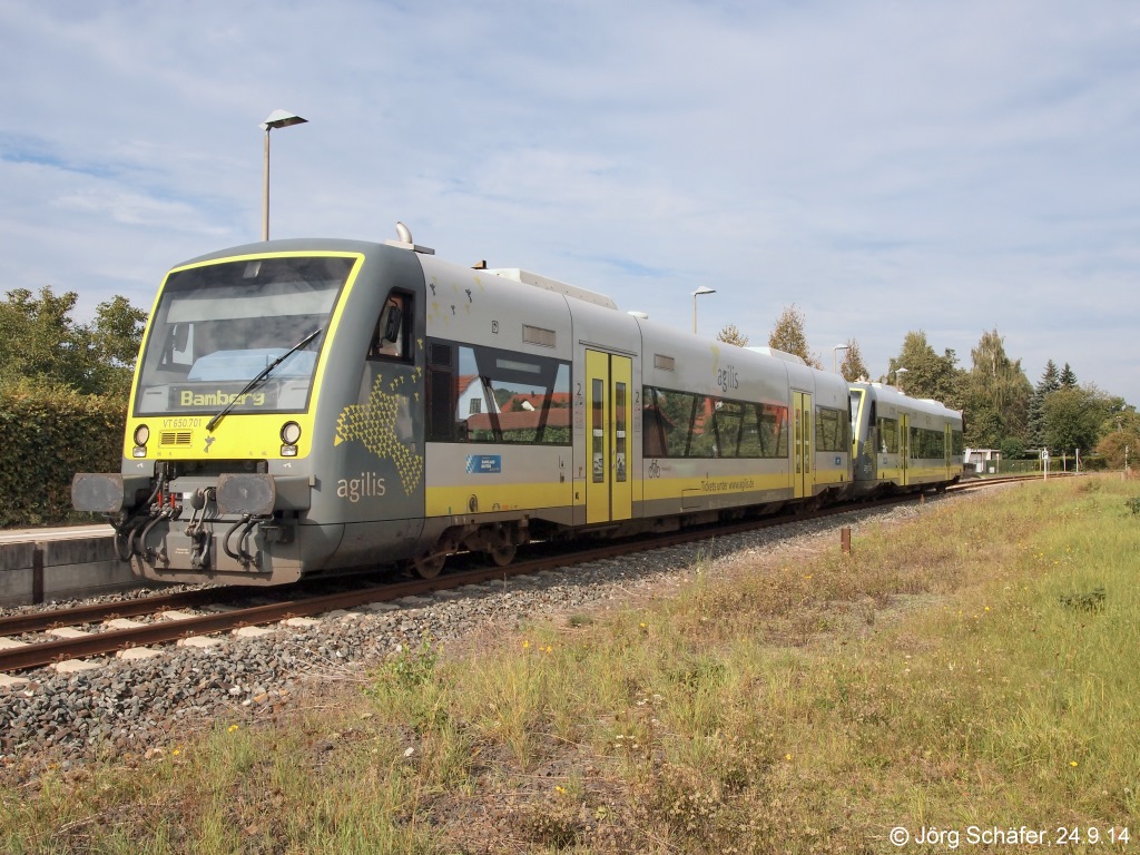 Der agilis-VT 650 701 am 24.9.14 als RB von Ebern nach Bamberg keim kurzen Halt in Reckendorf. 