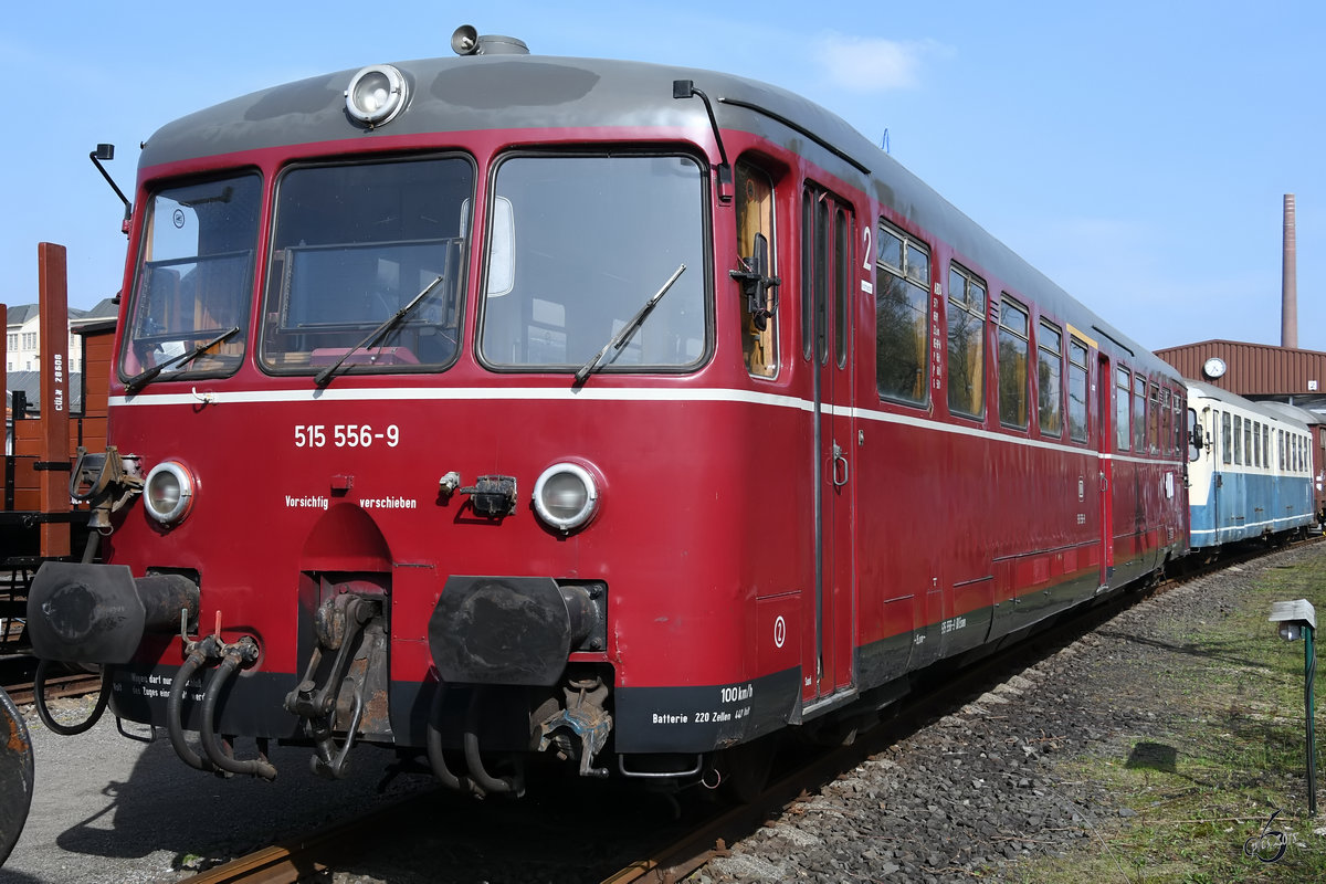 Der Akkutriebwagen 515 556-9 der Firma DWM im Eisenbahnmuseum Bochum-Dahlhausen. (April 2018)