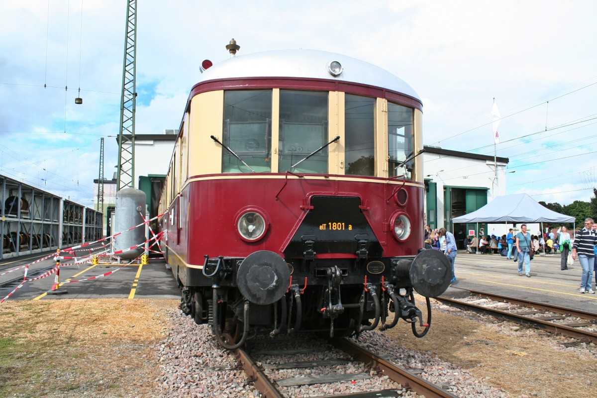 Der alte Haltinger elT 1801a am Nachmittag des 15.09.13 anlsslich des 100. Geburtstag des Badischen Bahnhofs ausgestellt im Fernverkehrswerk Basel.