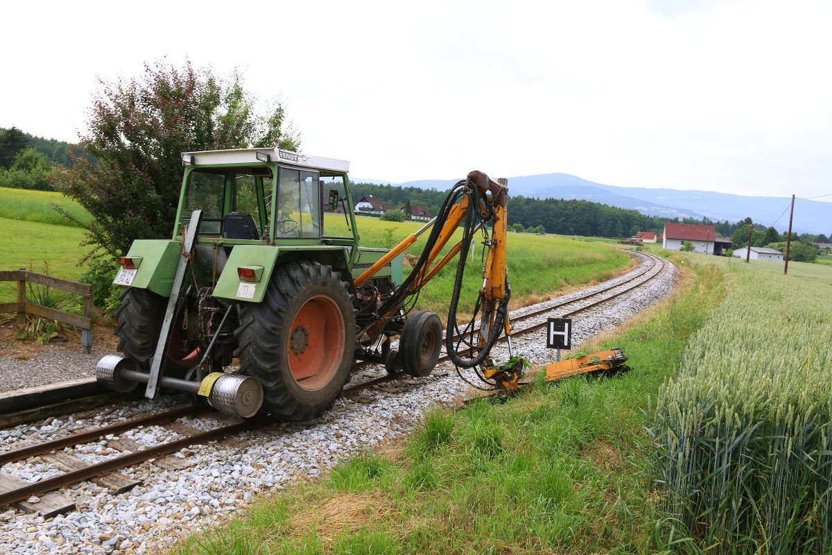 Der Antrieb des Traktors mittels 2 Walzen . Herbersdorf am 15.06.2015