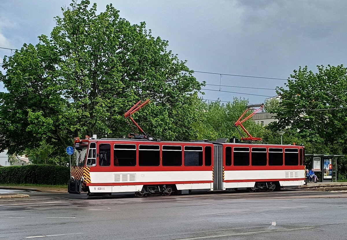 Der Arbeitswagen EVAG 1 am 17.04.2024 am Thüringen Park Erfurt. Eine Bestandsliste der Erfurter Arbeitswagen gibts hier: https://strassenbahn-erfurt.de/wagenpark/arbeitswagen/