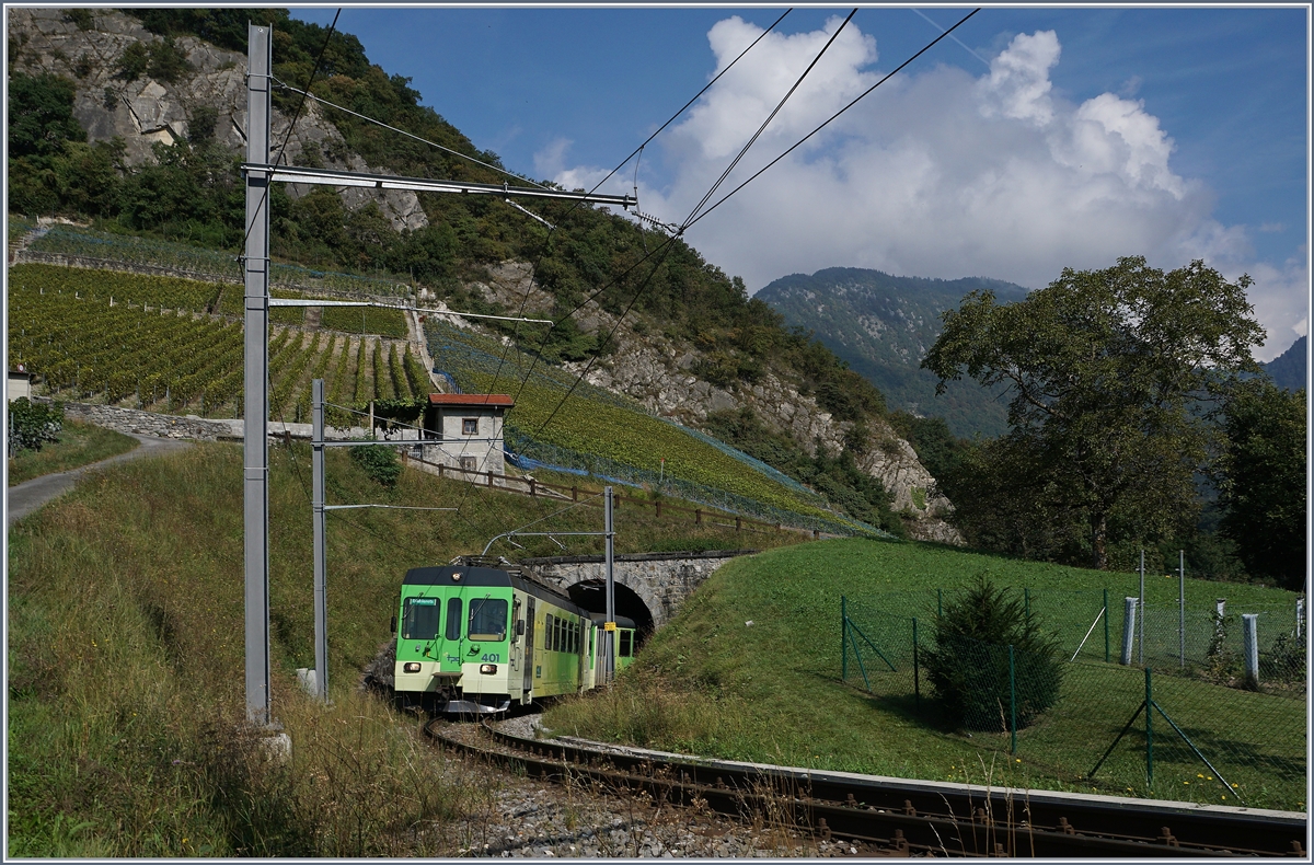 Der ASD BDe 4/4 401 als Regioanlzug 436 nach Les Diablerets erreicht in Kürze Verchiez. 
23. Sept. 2016