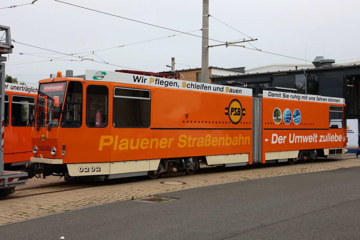 Der ATw 0202 (ČKD, Bauj. 1976, im Einsatz bis 1995, danach Umbau zum Schienenpflegewagen) war ebenfalls im Freigelände des Bh der PSB ausgestellt. 07.09.2019