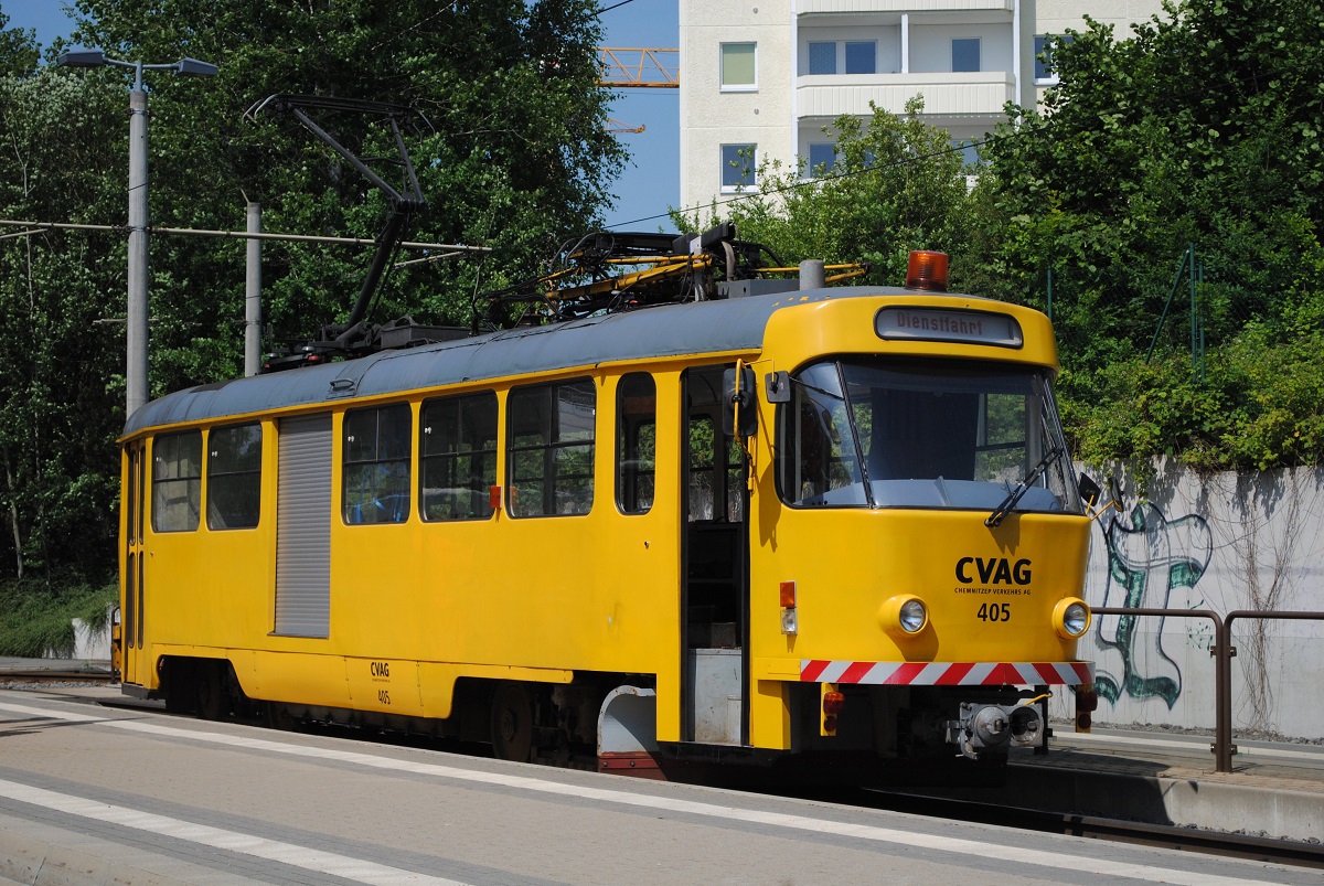 Der aus einem T3D umgebaute Schienenschleifwagen 405 in der Endstelle Hutholz. (07.06.2018)