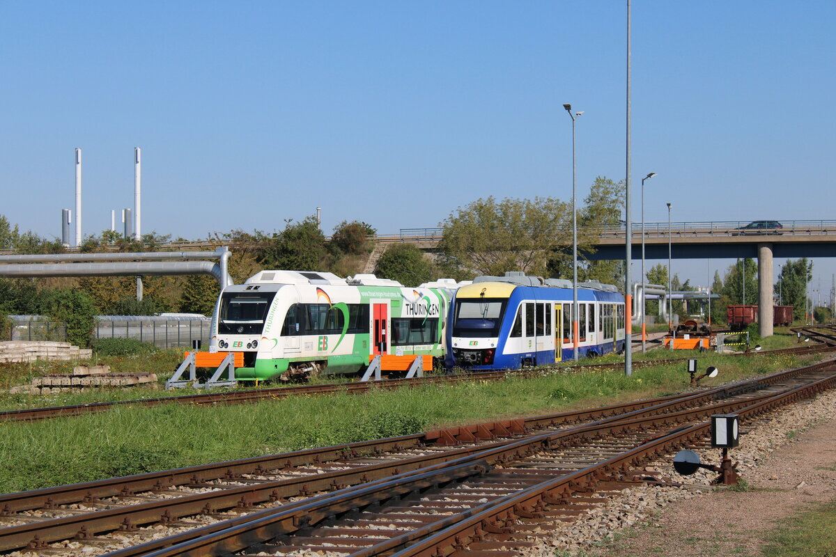 Der ausgemusterte EB VT 201 (95 80 0615 201-0 D-EIB) und EB 648 212 der zuknftig fr die Erfurter Bahn im Einsatz sein wird,  am 16.09.2023 beim Tag der offenen Tr bei der Erfurter Bahn in Erfurt Ost.