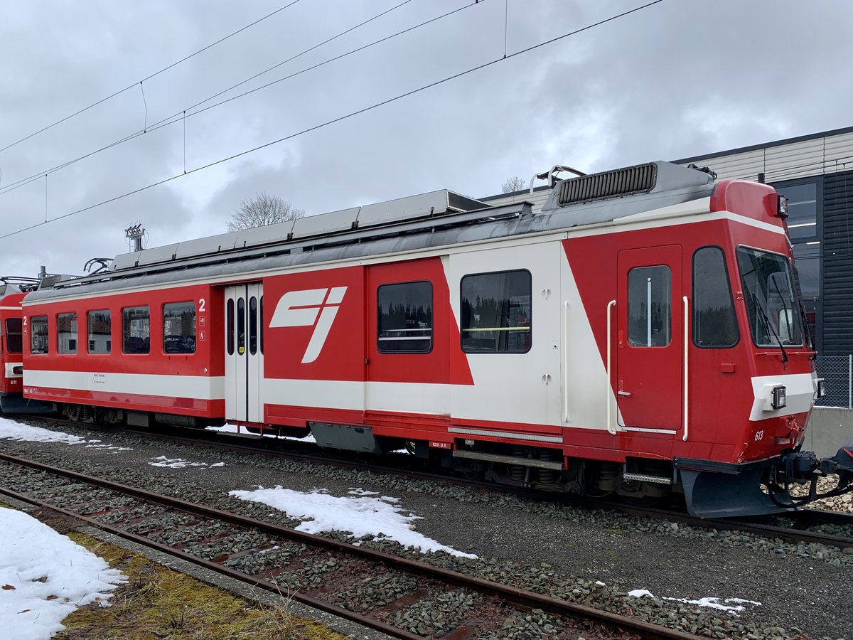 Der ausrangiere BDe 4/4'' 613 der CJ am 29.1.21 in Sangelégier abgestellt.