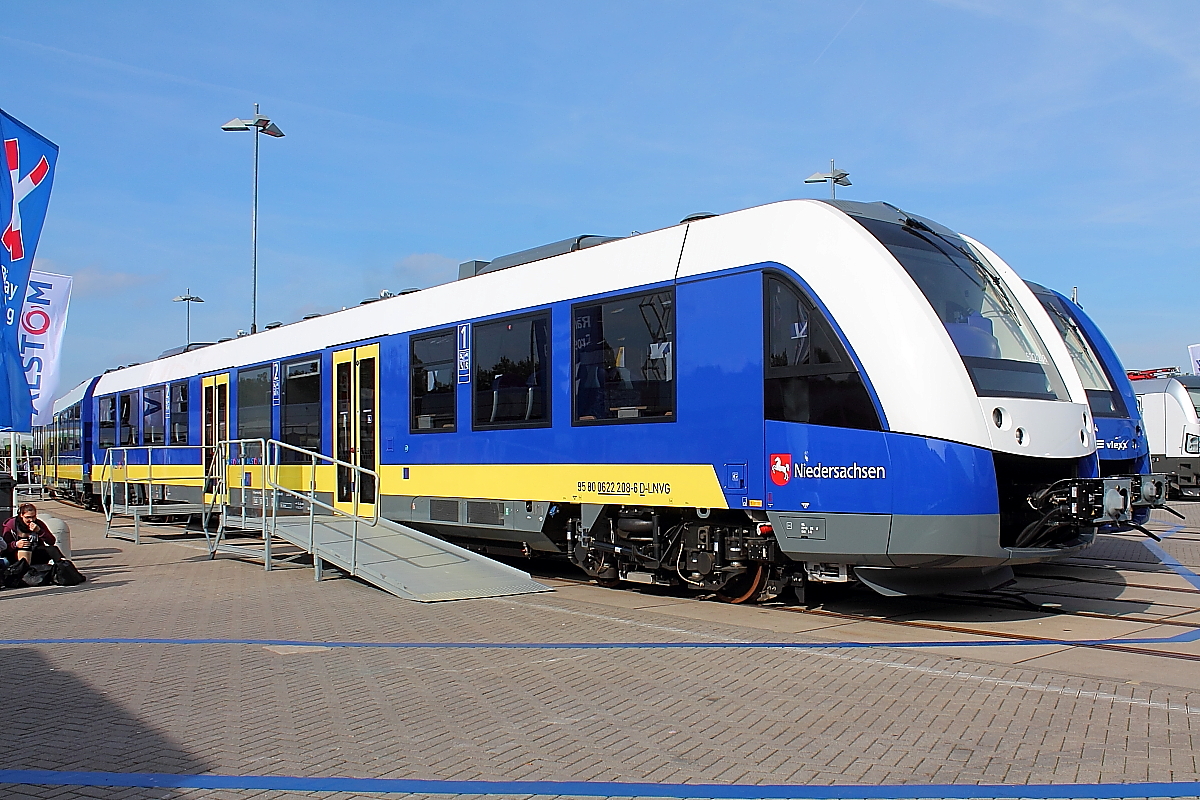 Der Aussteller ALSTOM Transport SA präsentiert sich auf der InnoTrans am 28.09.2014 in Berlin mit dem Dieseltriebzug  622 208-6 für den Regionalverkehr in Niedersachsen.
NVR-Nr.: 95 80 0622 208-6 D-LNVG
