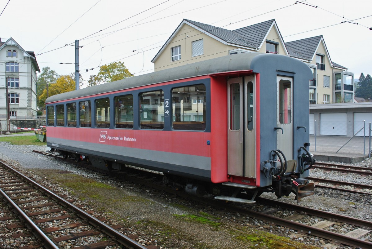 Der B 282 steht am 12.10.2015 abgestellt in Gais. Der Wagen wurde dem Verein Historische Appenzeller Bahn als  neuer  Ausstellungstagen zur Verfgung gestellt, da der alte Ausstellungswagen bei einem Sturm umgekippt und nicht mehr reparierbar ist. Der Wagen steht mittlerweile vor dem Depot Wasserauen.