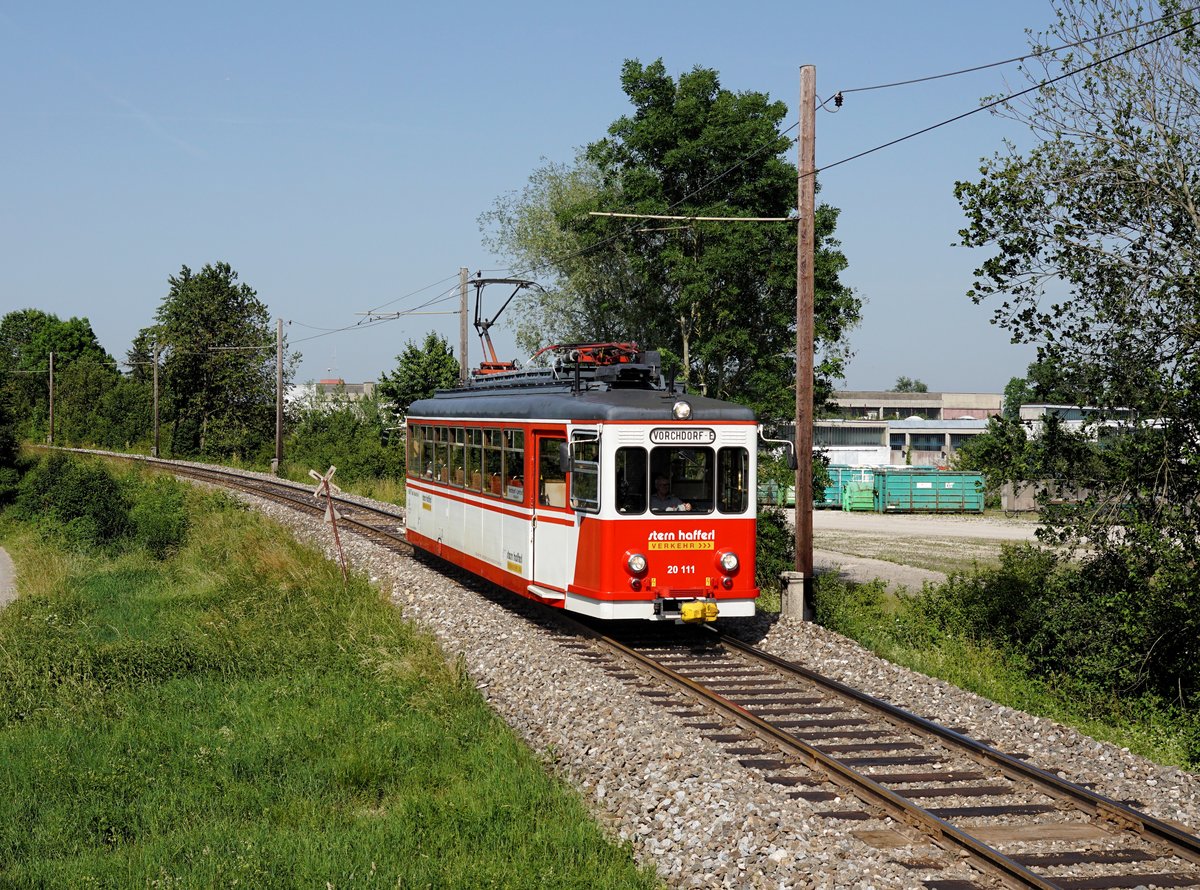Der B4 ET 20 111  als R nach Vorchdorf am 14.06.2019 unterwegs bei Kropfing.