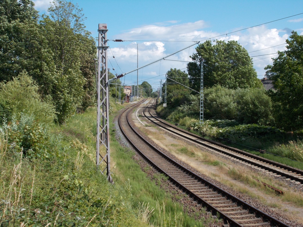 Der Bahnhof Lancken in Richtung Sassnitz am 02.Juli 2014.Als letzter Bahnhof auf Rügen besitzt der Bahnhof Lancken noch Formein-und Ausfahrsignale,während die Station Rambin auch Formsignale besitzt aber nur die Funktion haben als Blocksignale . 
