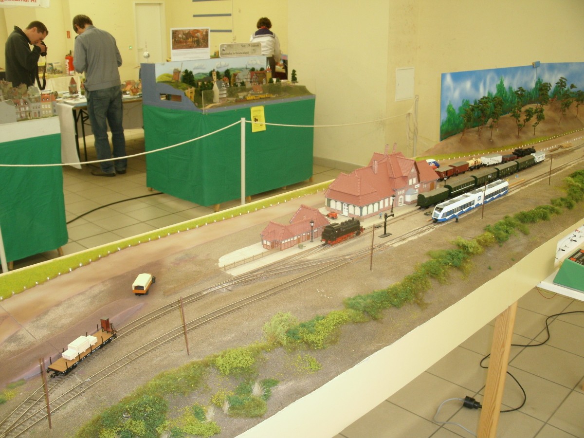 Der Bahnhof Prerow in H0 am 12.Oktober 2013 in Stralsund.Im Original selber fhrt noch immer kein Zug nach Prerow obwohl das Projekt  Darbahn  geplant ist.