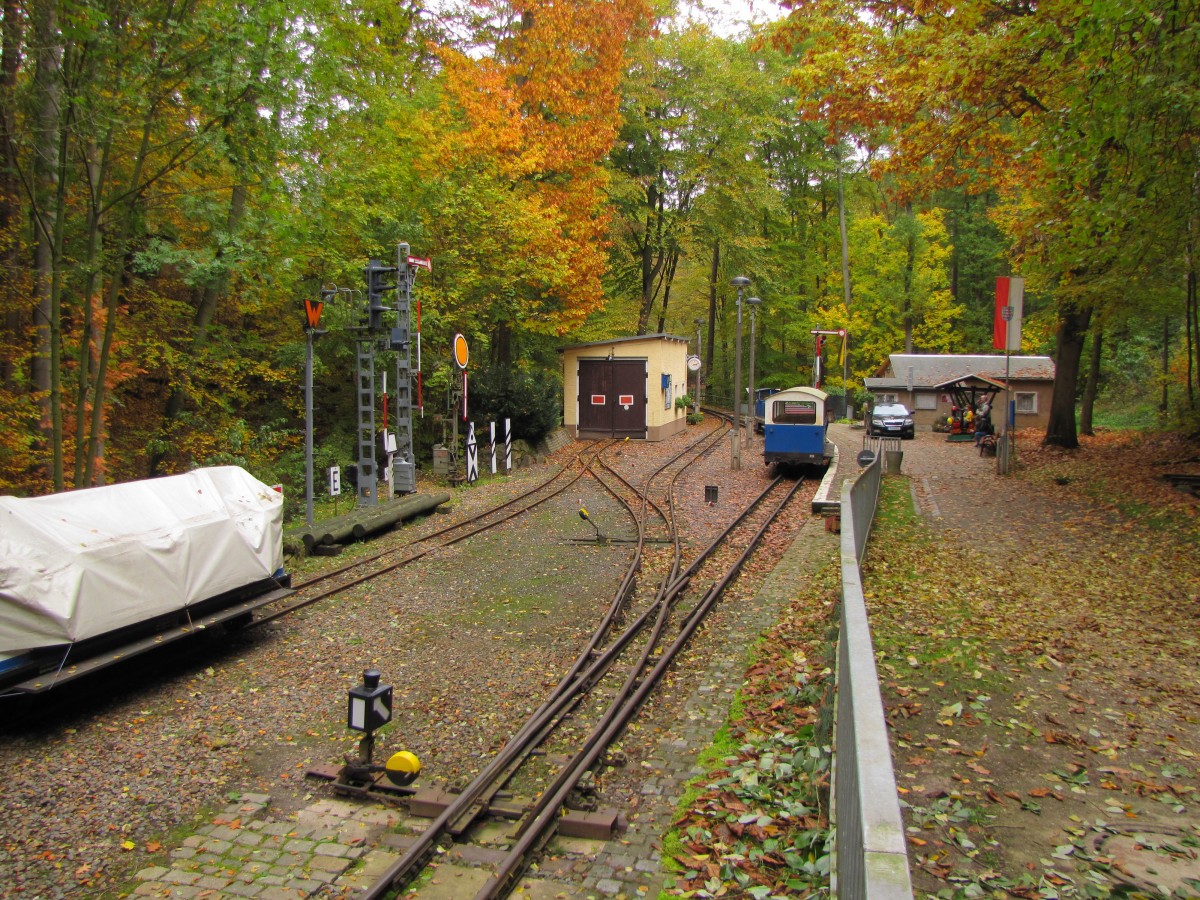 Der Bahnhof Wolfsgehege der Geraer Parkeisenbahn am 22.10.2015.