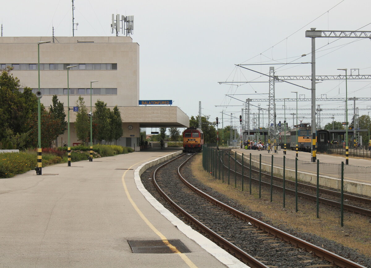 Der Bahnsteig 1 in Baltonfred am 13.08.2022.