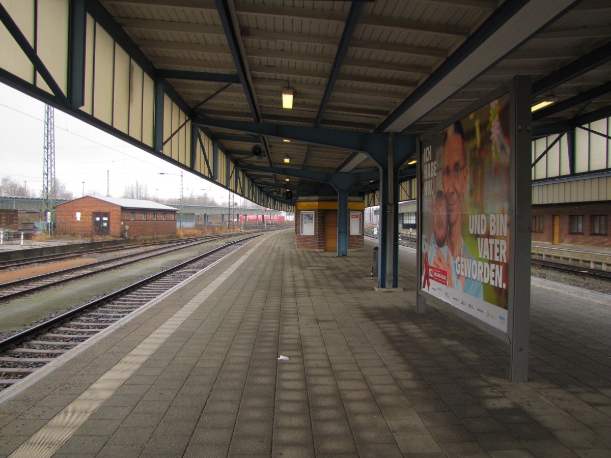 Der Bahnsteig 4 am 05.01.2013 in Zwickau (Sachs) Hbf.