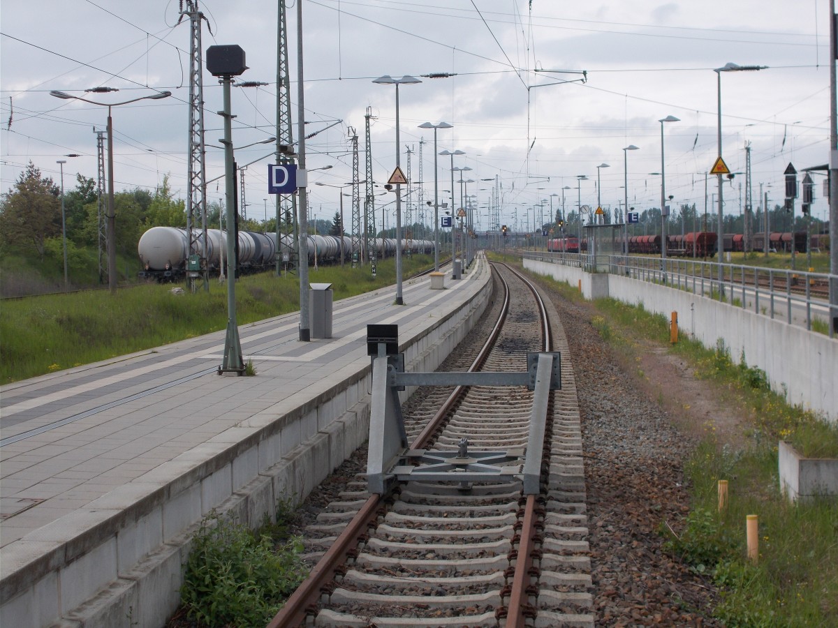 Der Bahnsteig für die Züge von und nach Szczecin,am 23.Mai 2015,in Angermünde.